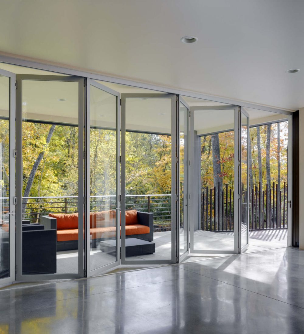 Aluminium-Clad Oak Windows with Integrated Blinds