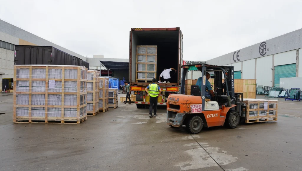 Forklift loading of packed ENGGIA window units